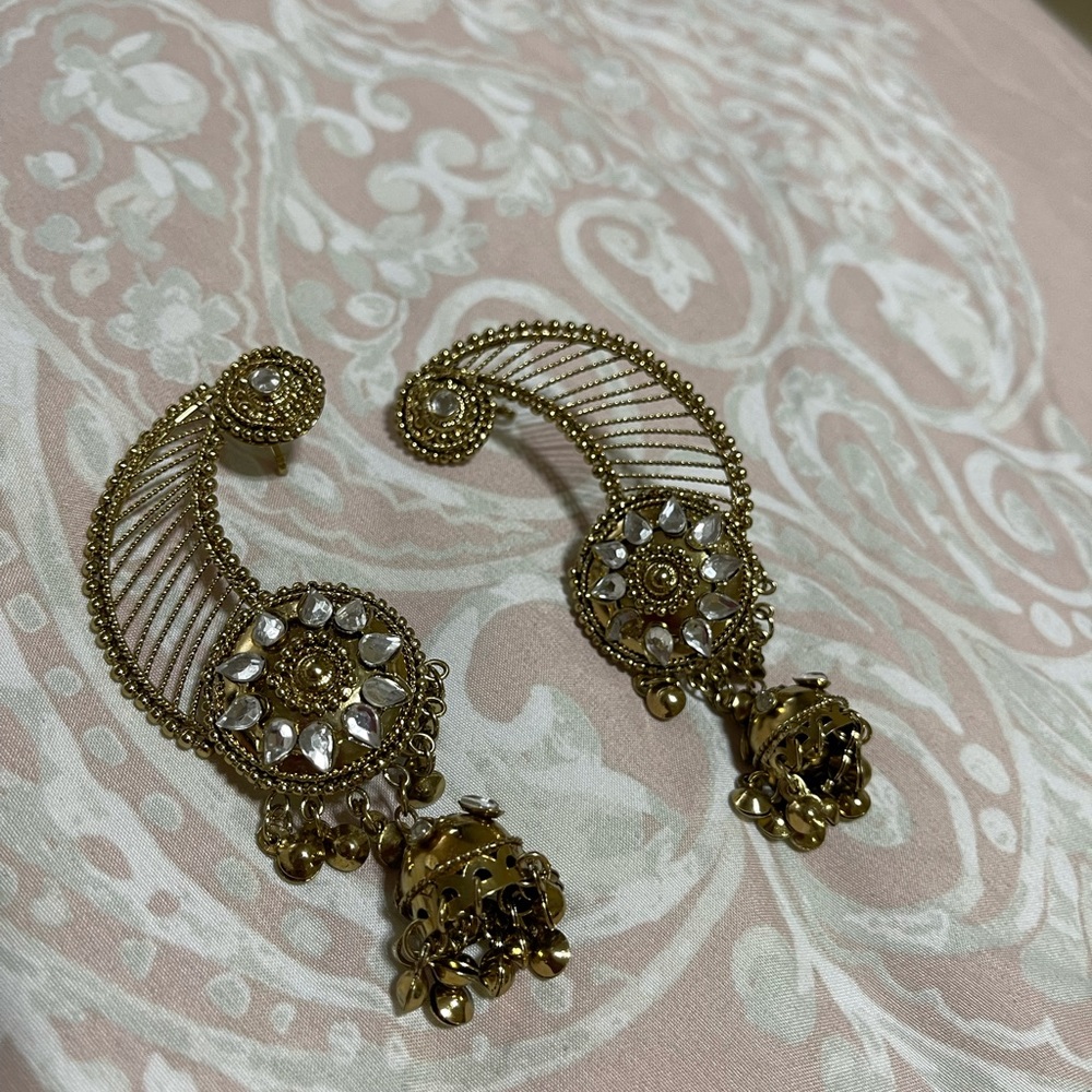 Earrings - Picture 2 of 7